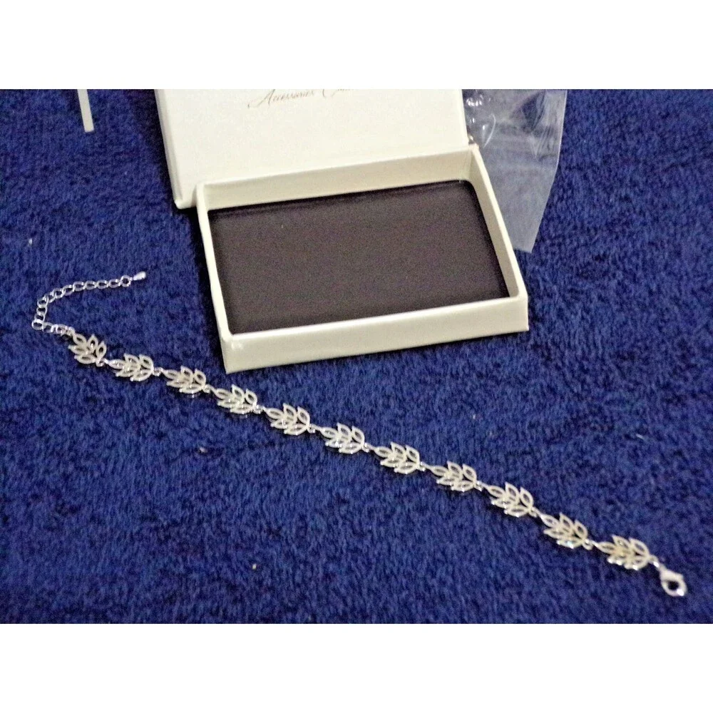 Sweetv Accessories Collection Bracelet w/Rhinestones Leaf Design Claw Closure‎